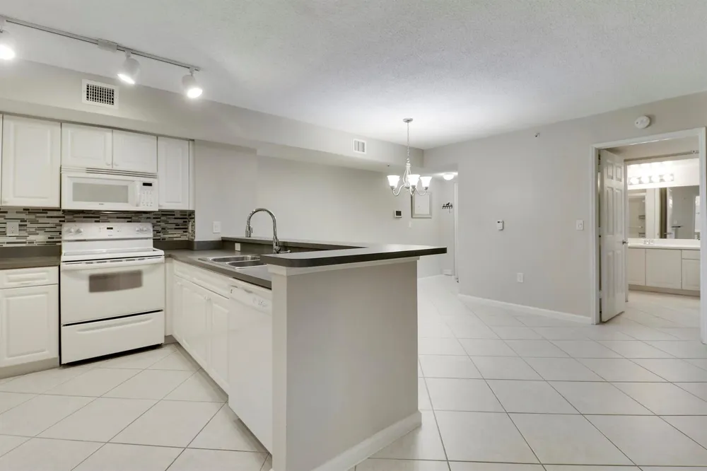 236 VILLAGE BOULEVARD #1106 Tequesta, FL 33469