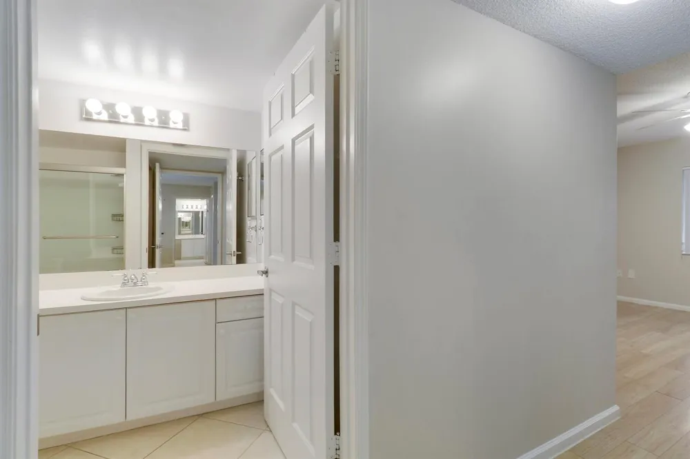 236 VILLAGE BOULEVARD #1106 Tequesta, FL 33469