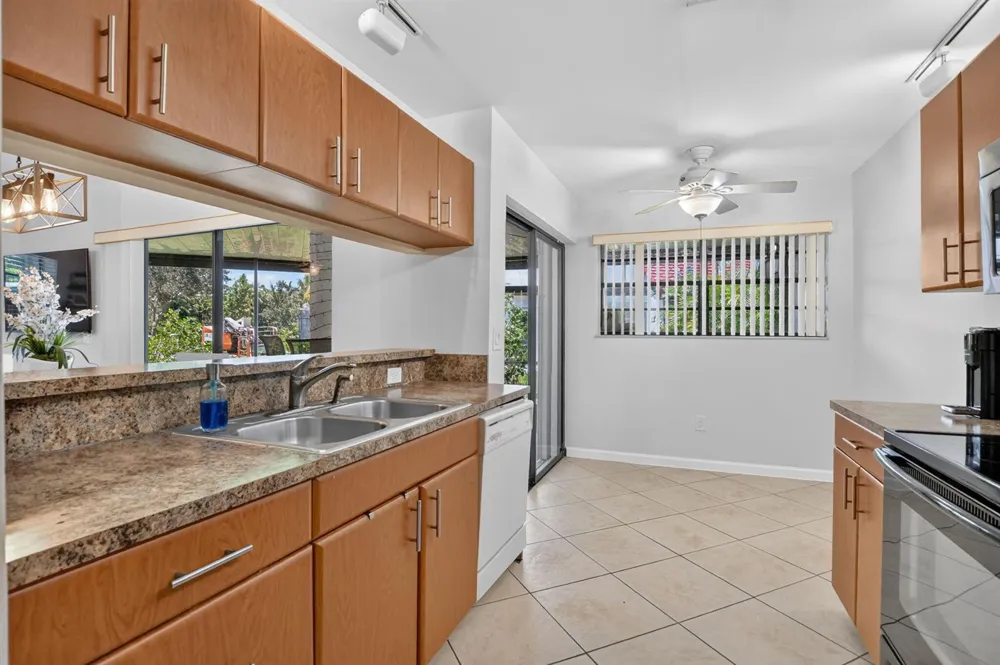 327 NW 36TH AVENUE Deerfield Beach, FL 33442