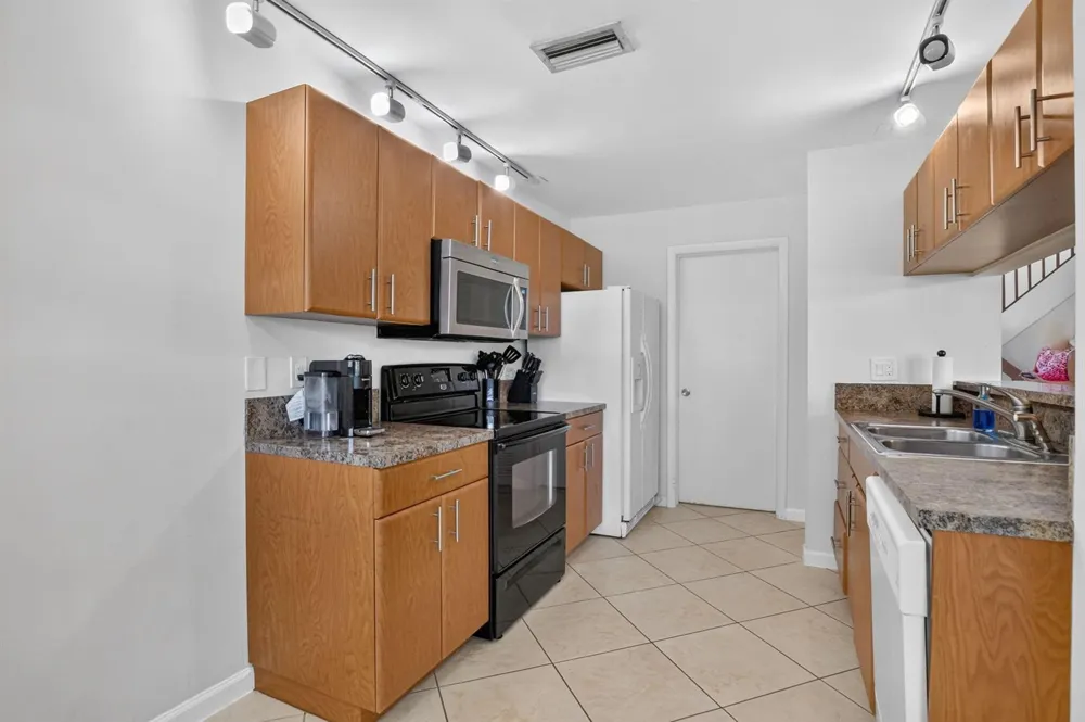 327 NW 36TH AVENUE Deerfield Beach, FL 33442