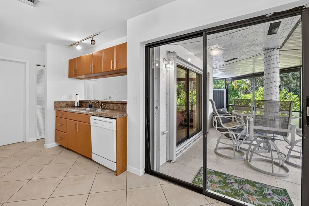 327 NW 36TH AVENUE Deerfield Beach, FL 33442