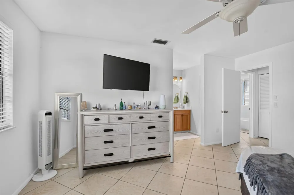327 NW 36TH AVENUE Deerfield Beach, FL 33442