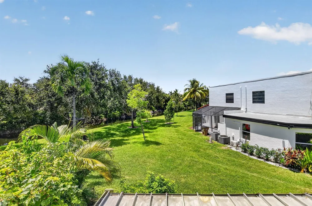 327 NW 36TH AVENUE Deerfield Beach, FL 33442