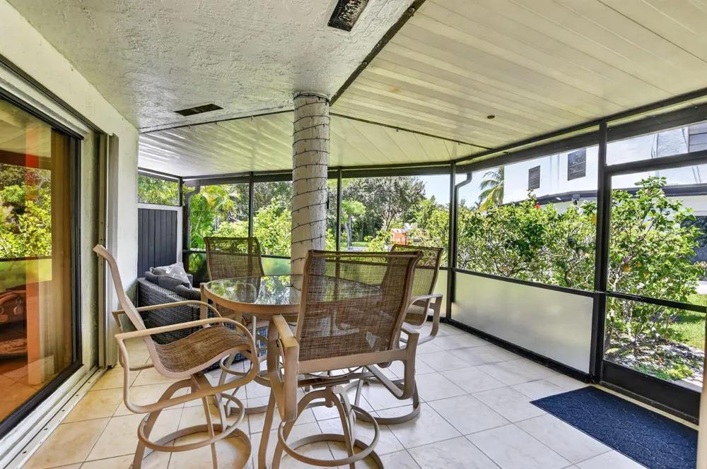 327 NW 36TH AVENUE Deerfield Beach, FL 33442