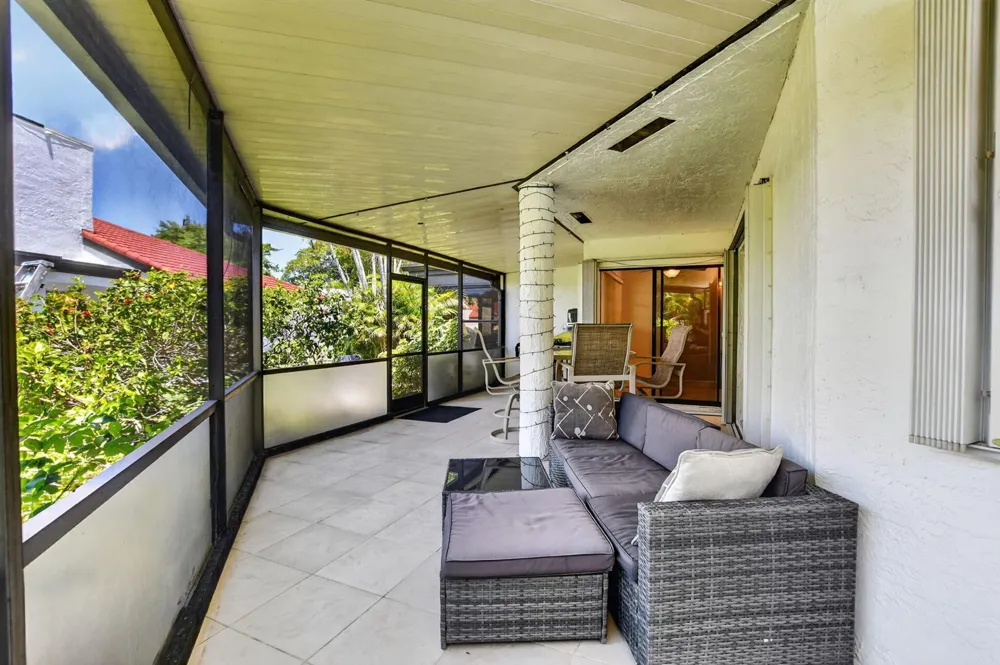 327 NW 36TH AVENUE Deerfield Beach, FL 33442