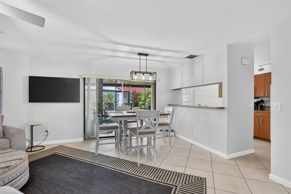 327 NW 36TH AVENUE Deerfield Beach, FL 33442
