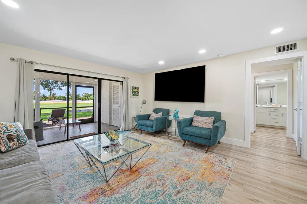 17 Southport Lane #E Boynton Beach, FL 33436