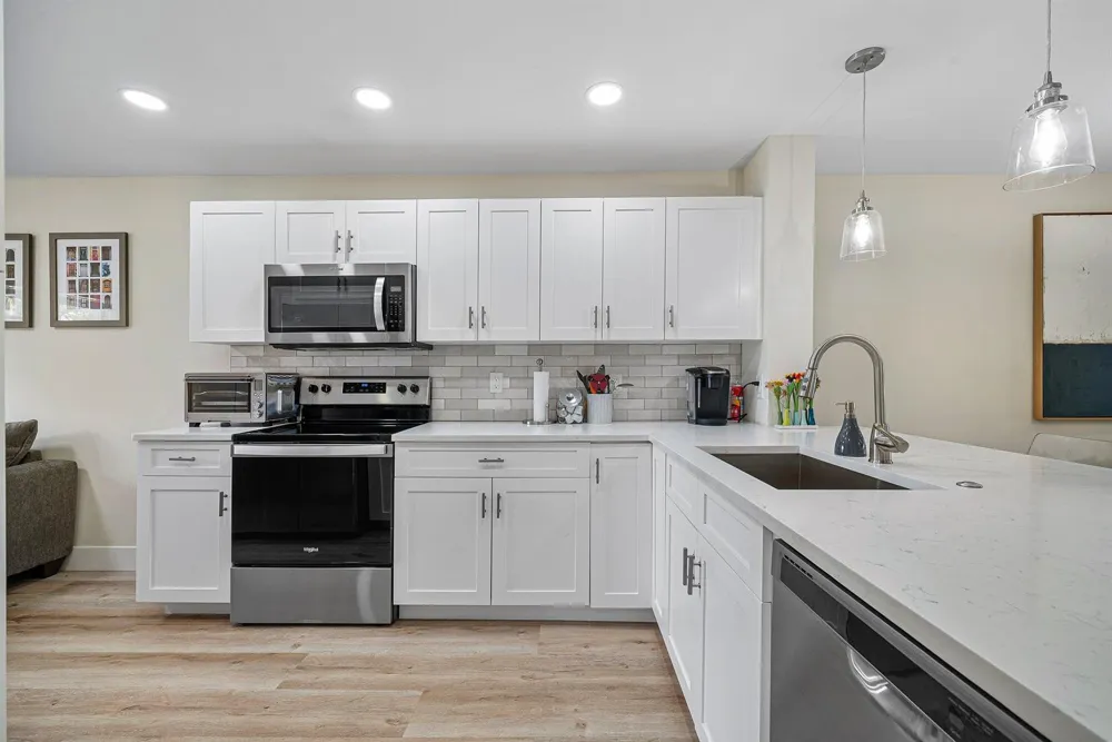 17 Southport Lane #E Boynton Beach, FL 33436