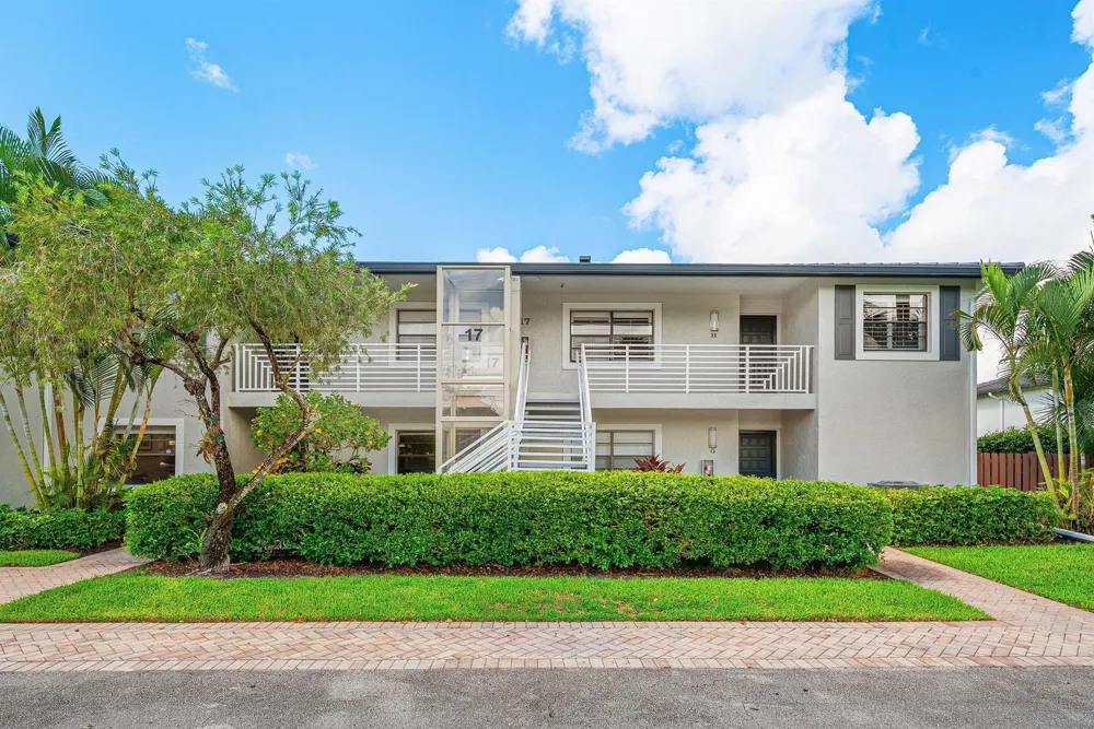 17 Southport Lane #E Boynton Beach, FL 33436
