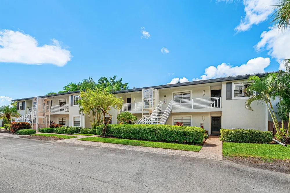 17 Southport Lane #E Boynton Beach, FL 33436