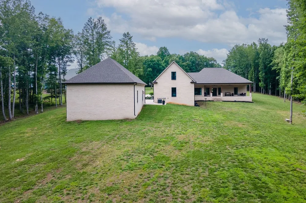 755 Cotton Ln Leoma, TN 38468