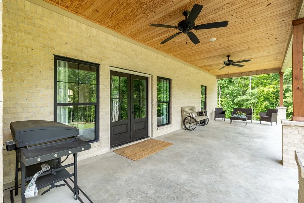755 Cotton Ln Leoma, TN 38468