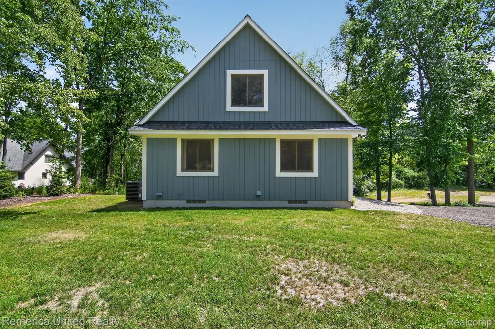 11521 Westshore Drive Putnam Township, MI 48169