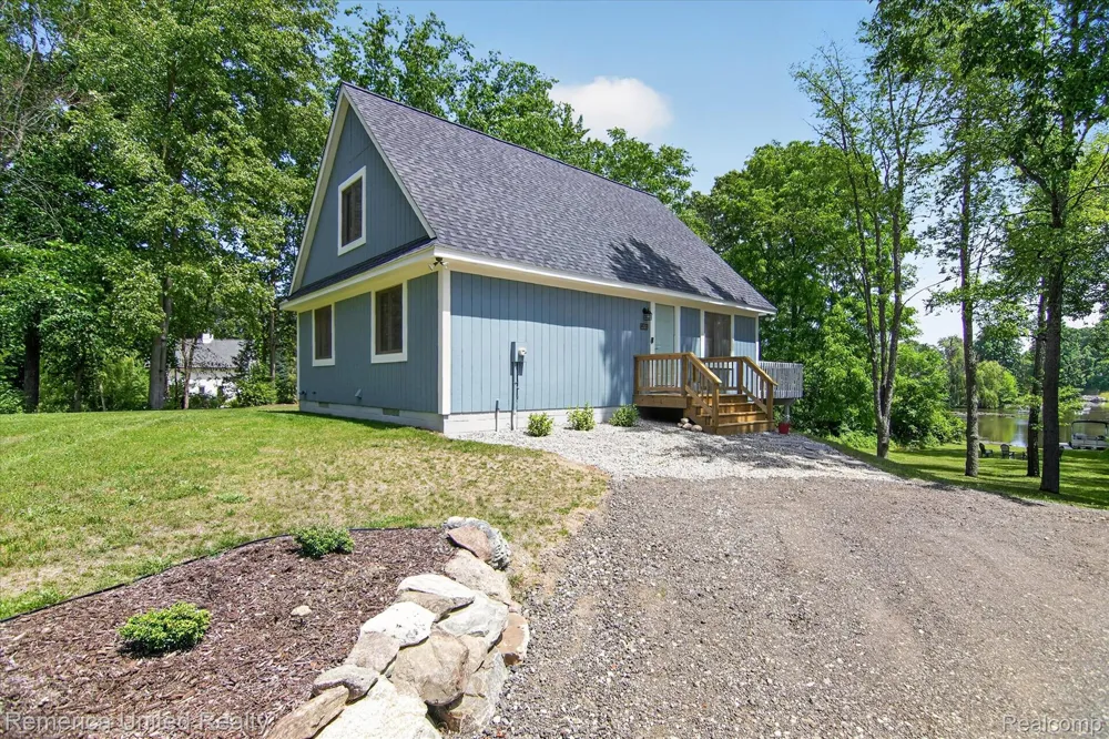 11521 Westshore Drive Putnam Township, MI 48169