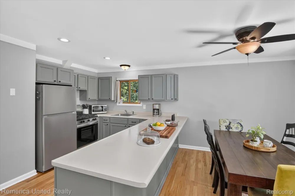 11521 Westshore Drive Putnam Township, MI 48169