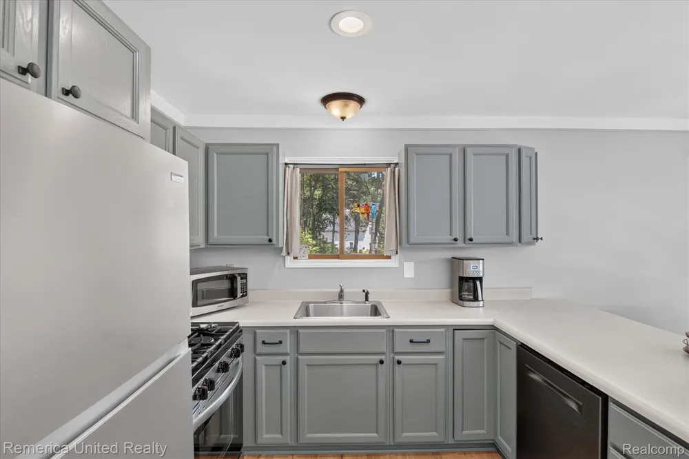 11521 Westshore Drive Putnam Township, MI 48169