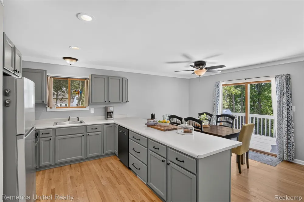 11521 Westshore Drive Putnam Township, MI 48169