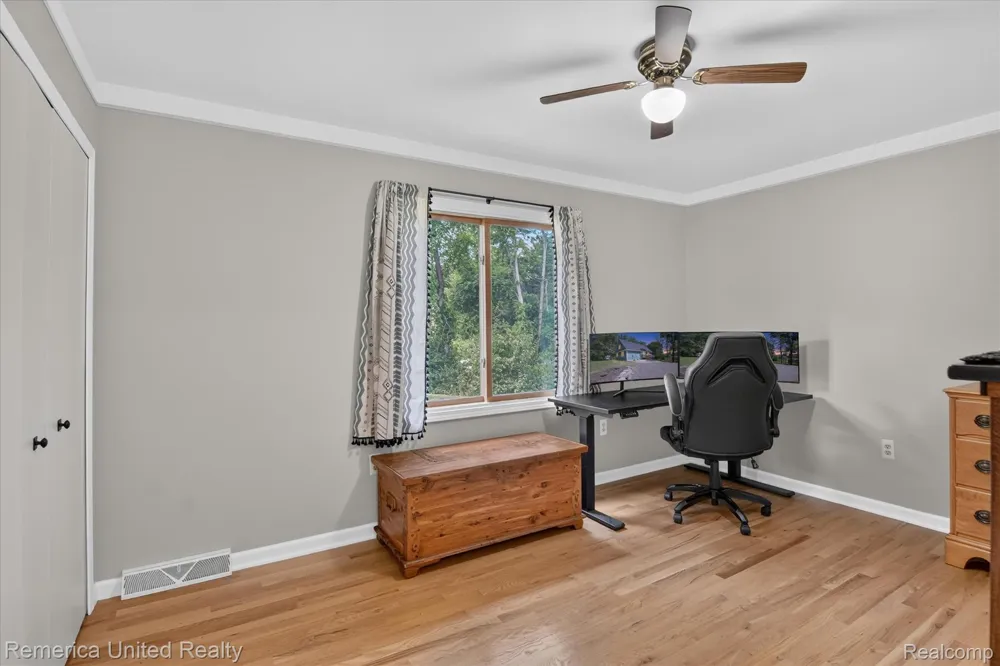 11521 Westshore Drive Putnam Township, MI 48169