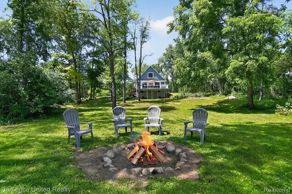 11521 Westshore Drive Putnam Township, MI 48169