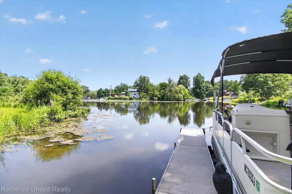 11521 Westshore Drive Putnam Township, MI 48169