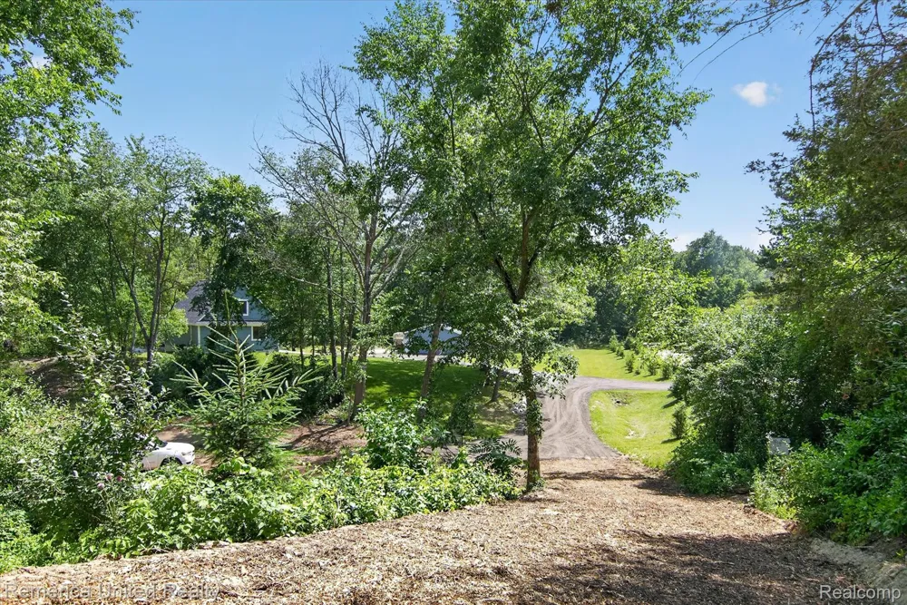 11521 Westshore Drive Putnam Township, MI 48169