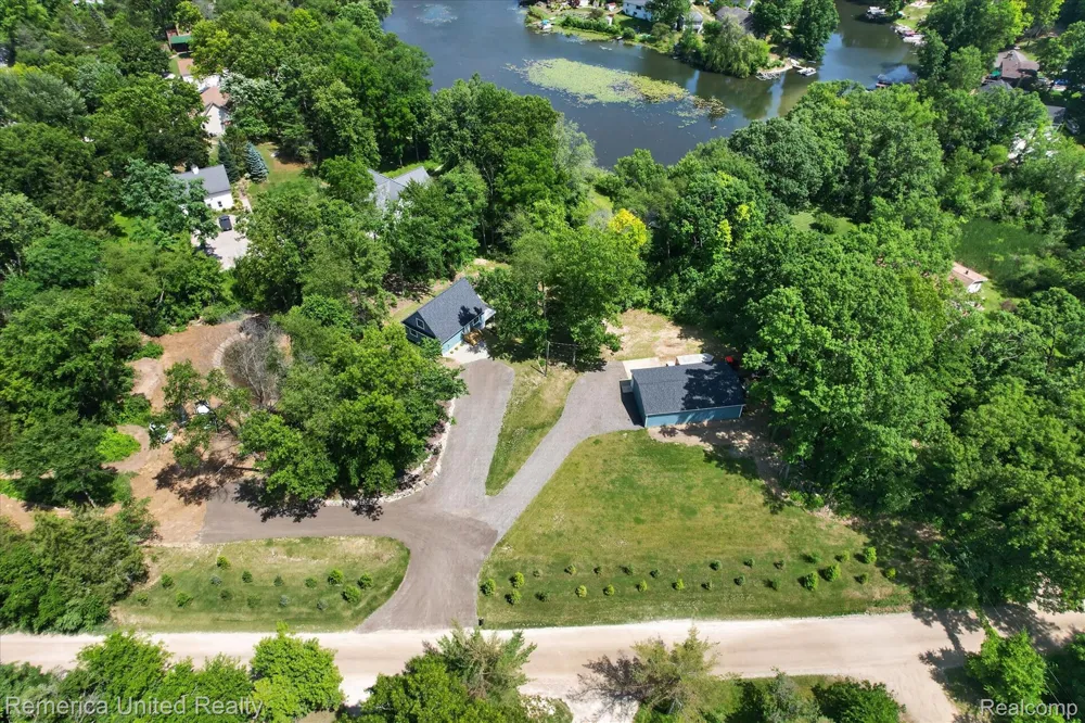 11521 Westshore Drive Putnam Township, MI 48169