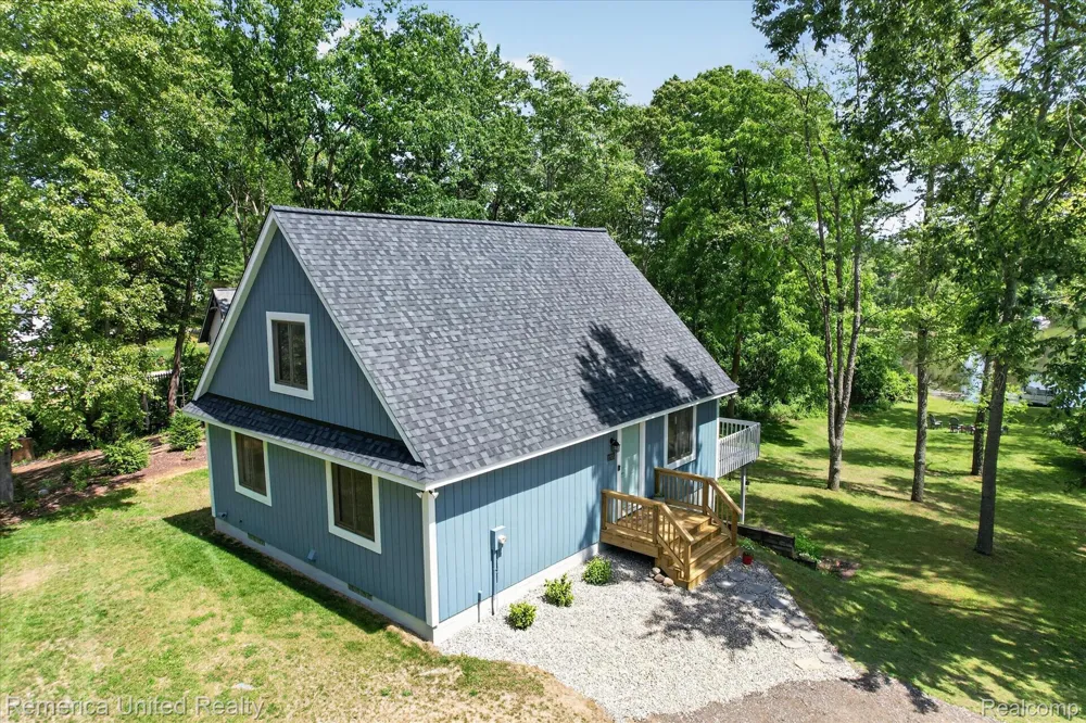 11521 Westshore Drive Putnam Township, MI 48169