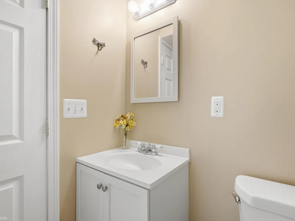 1328 Brook Lane Rochester Hills City, MI 48306