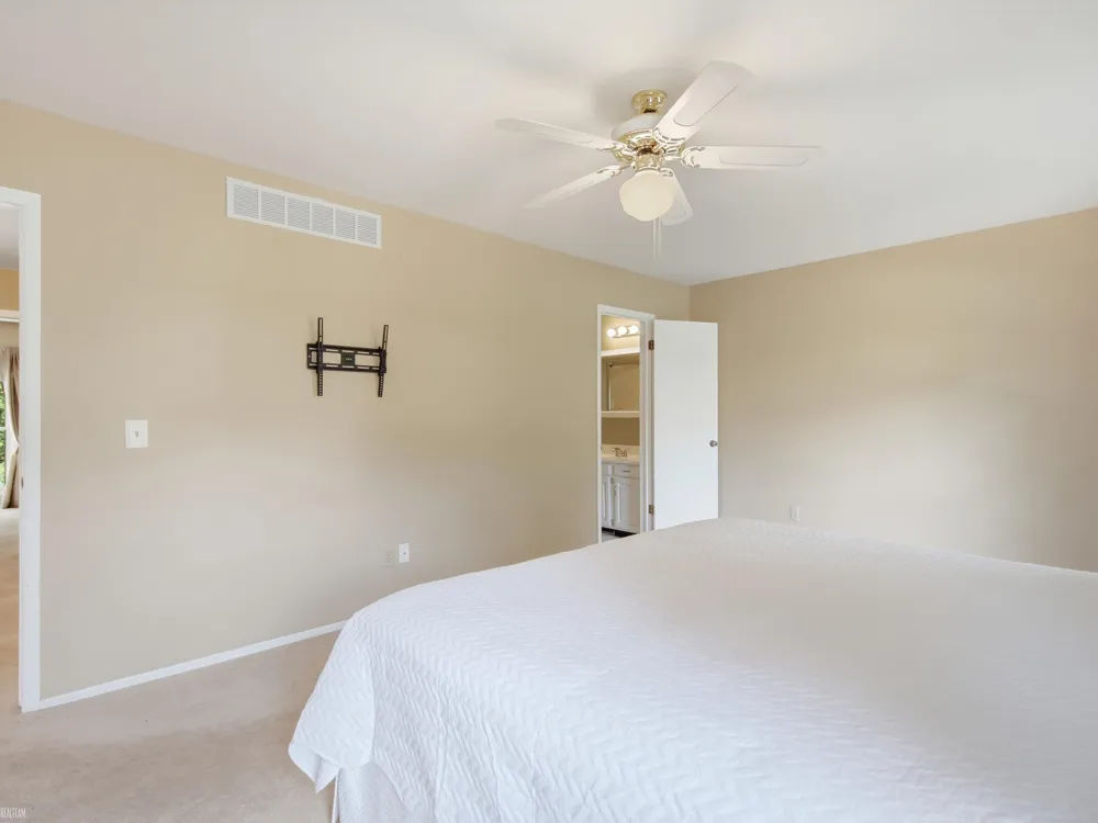 1328 Brook Lane Rochester Hills City, MI 48306