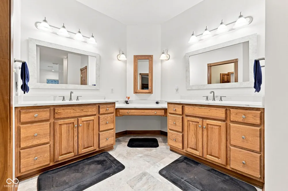 9337 Oak Creek Drive Mooresville, IN 46158