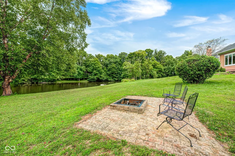 9337 Oak Creek Drive Mooresville, IN 46158