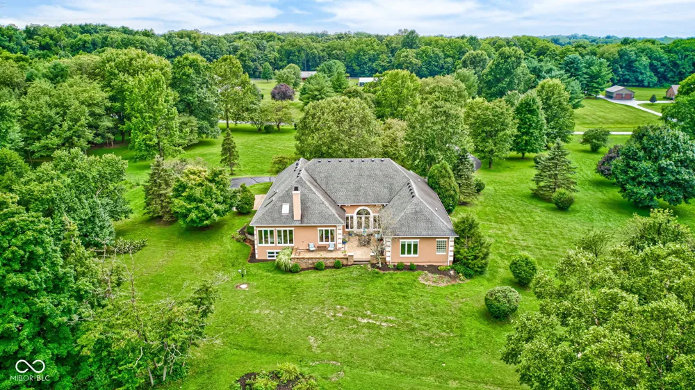 9337 Oak Creek Drive Mooresville, IN 46158