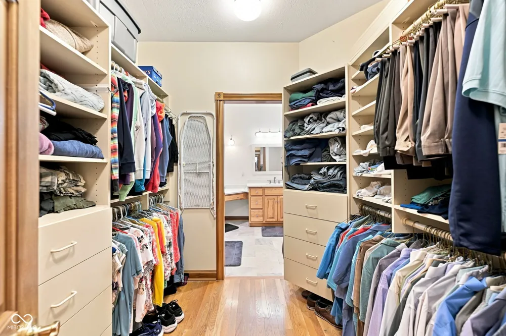 9337 Oak Creek Drive Mooresville, IN 46158