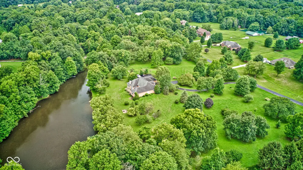 9337 Oak Creek Drive Mooresville, IN 46158