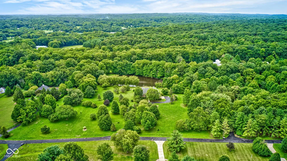 9337 Oak Creek Drive Mooresville, IN 46158