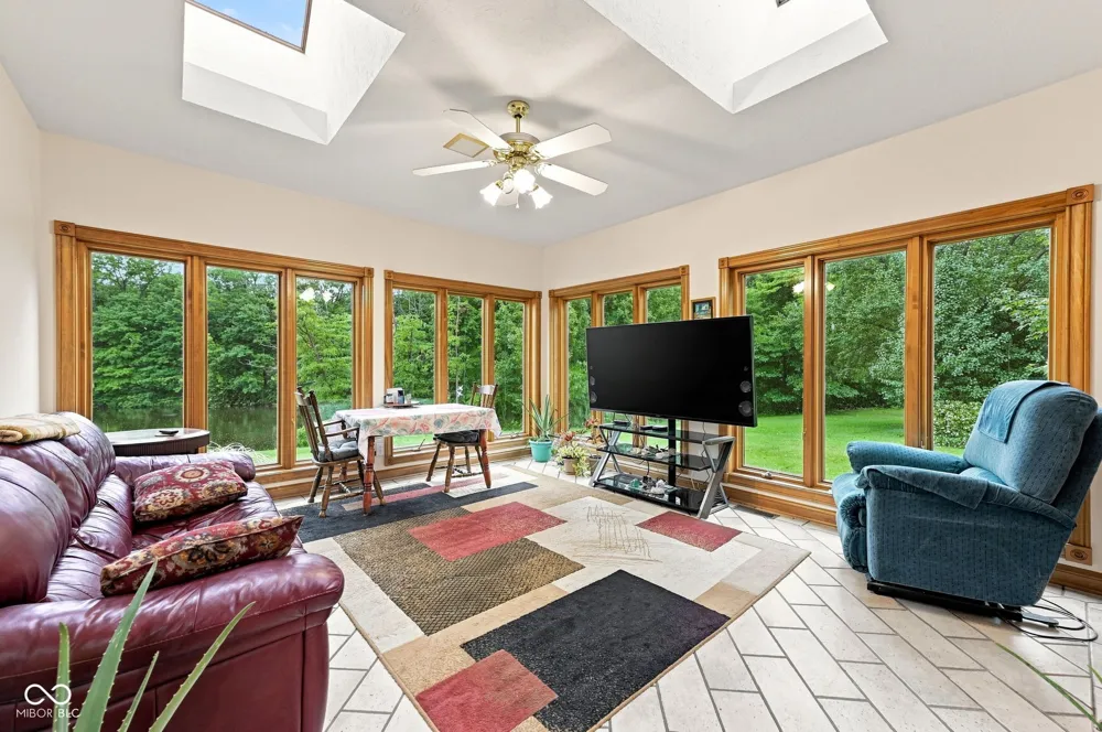9337 Oak Creek Drive Mooresville, IN 46158