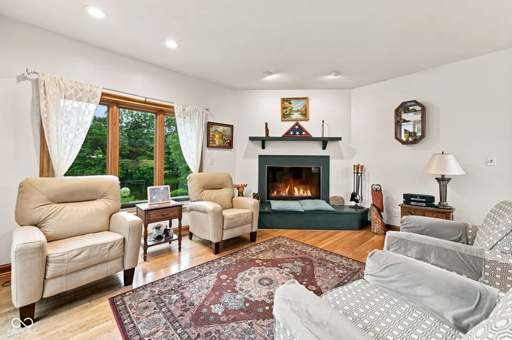 9337 Oak Creek Drive Mooresville, IN 46158