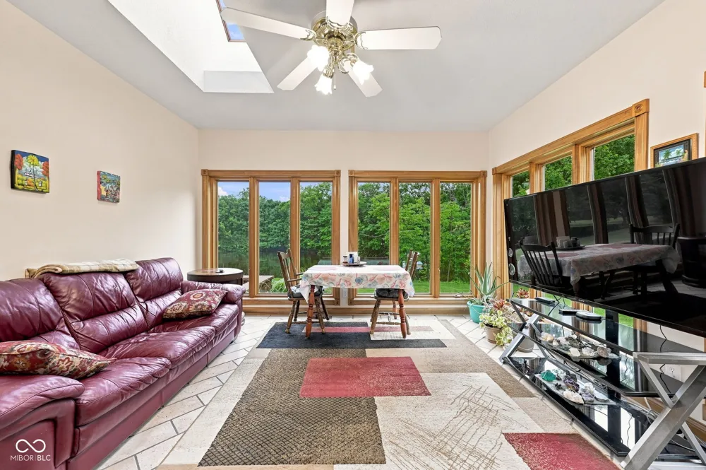 9337 Oak Creek Drive Mooresville, IN 46158