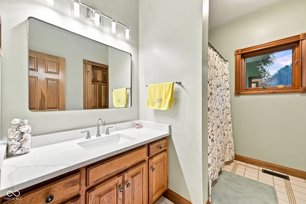 9337 Oak Creek Drive Mooresville, IN 46158