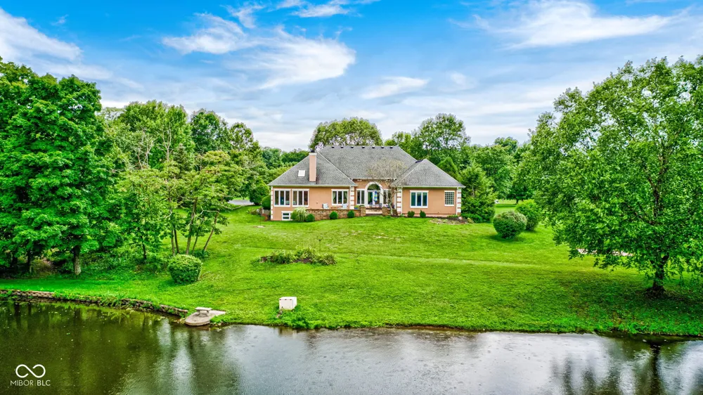 9337 Oak Creek Drive Mooresville, IN 46158