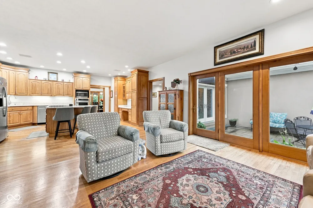 9337 Oak Creek Drive Mooresville, IN 46158
