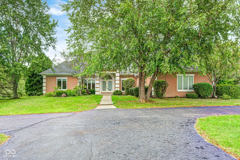 9337 Oak Creek Drive Mooresville, IN 46158