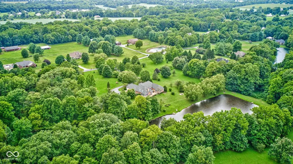 9337 Oak Creek Drive Mooresville, IN 46158