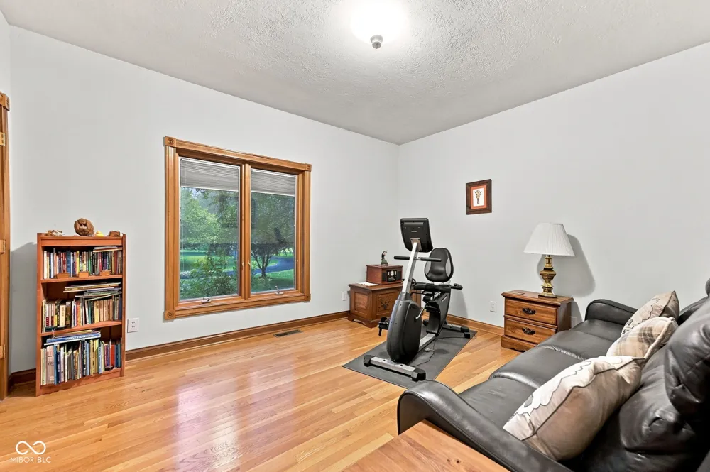 9337 Oak Creek Drive Mooresville, IN 46158