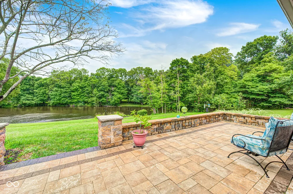 9337 Oak Creek Drive Mooresville, IN 46158