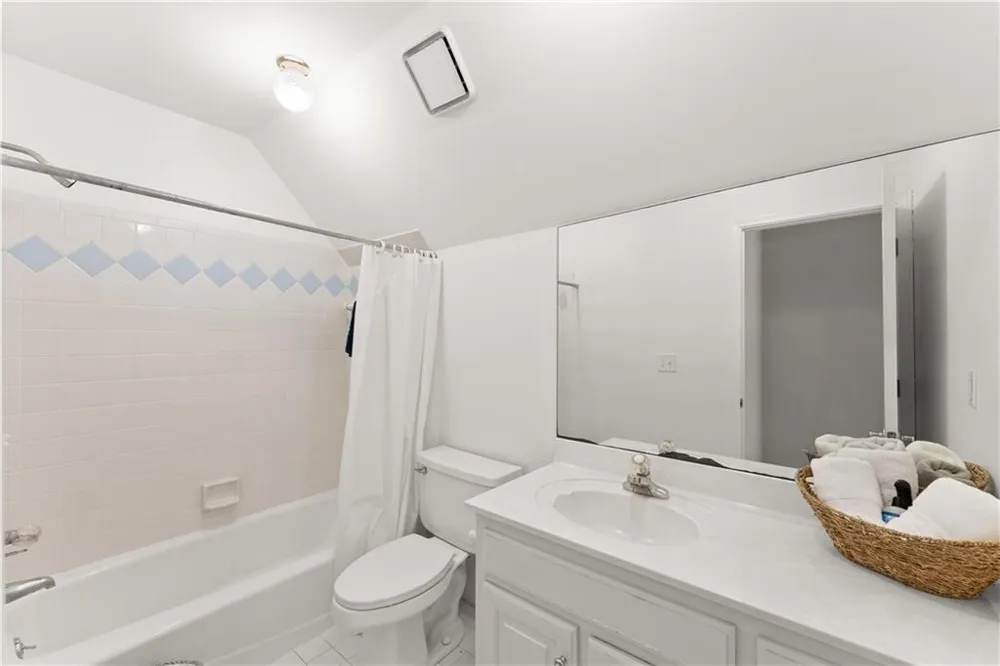 1430 Roanoke Trace Grayson, GA 30017