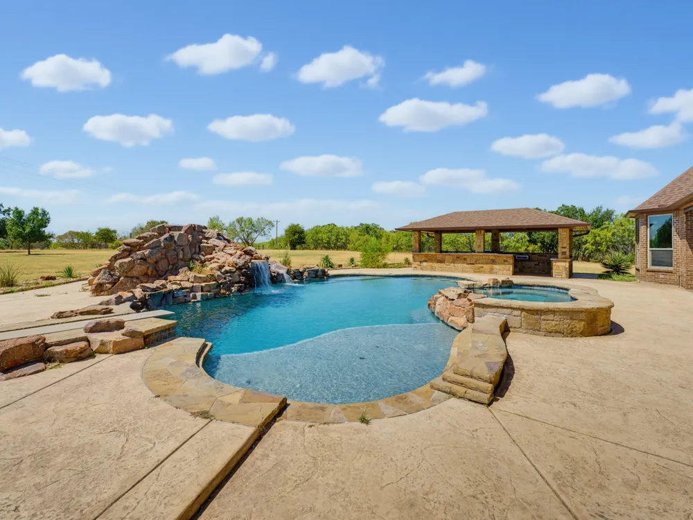 189 Hlavek Road Decatur, TX 76234