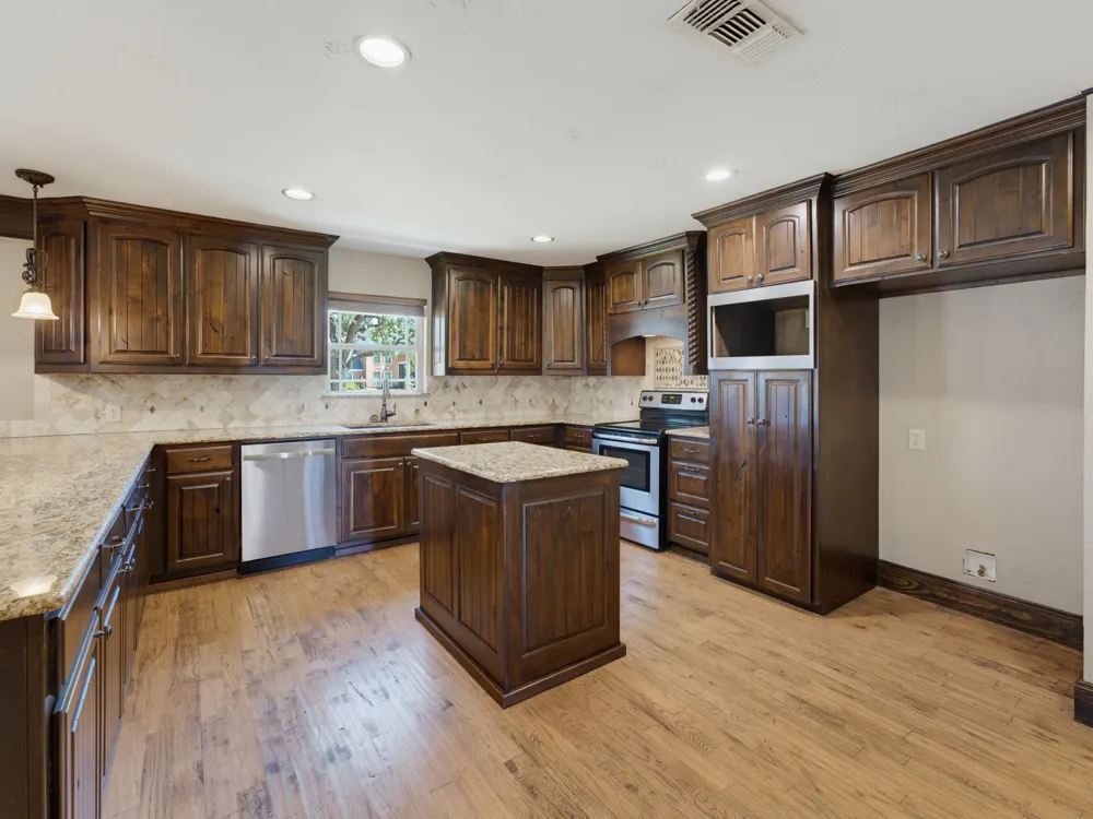 189 Hlavek Road Decatur, TX 76234