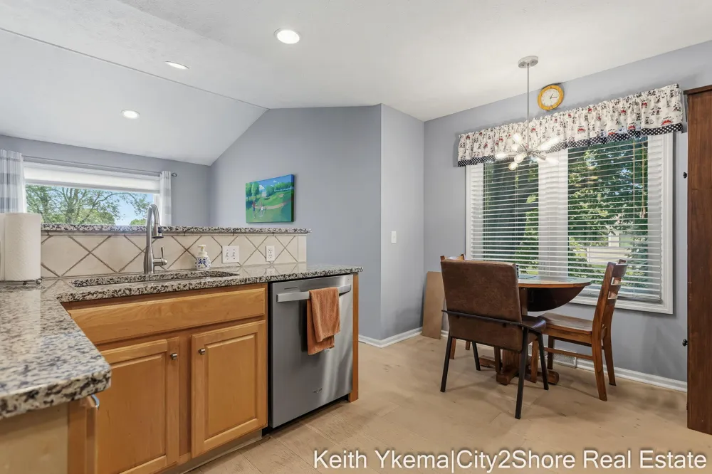 6185 Gleneagle Highlands Drive Hudsonville, MI 49426