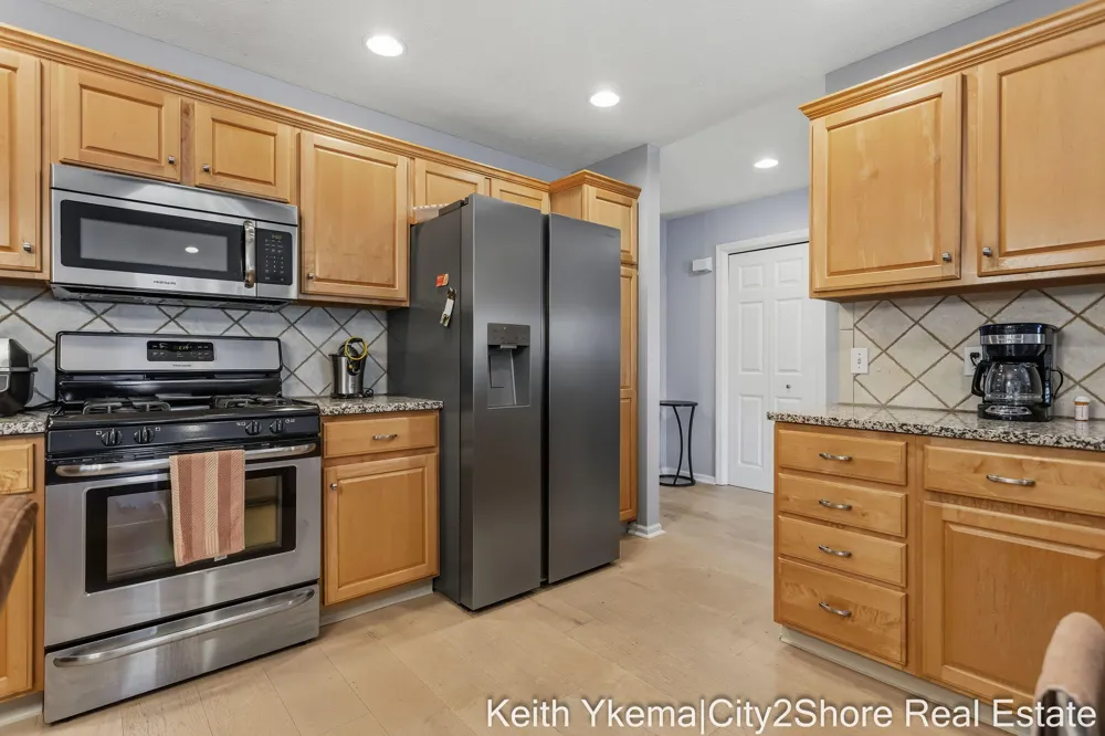 6185 Gleneagle Highlands Drive Hudsonville, MI 49426
